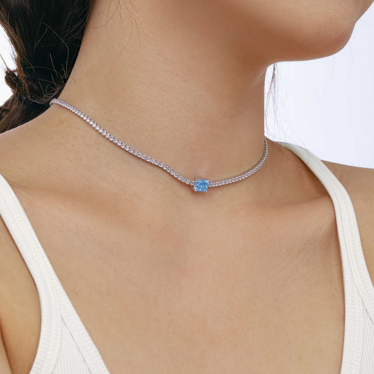 [Olivia JW]2.0 carat Ornate Emerald Cut Necklace