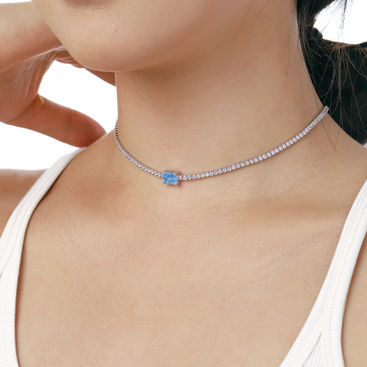 [Olivia JW]2.0 carat Ornate Emerald Cut Necklace