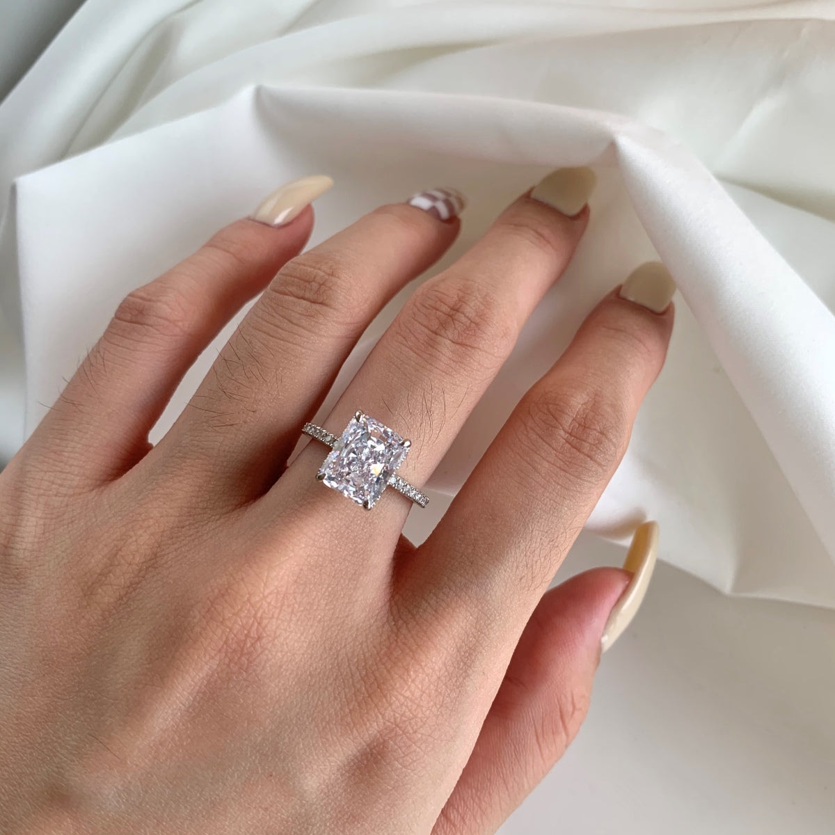 [Olivia JW]4.0 Carat Luxurious Engagement Ring
