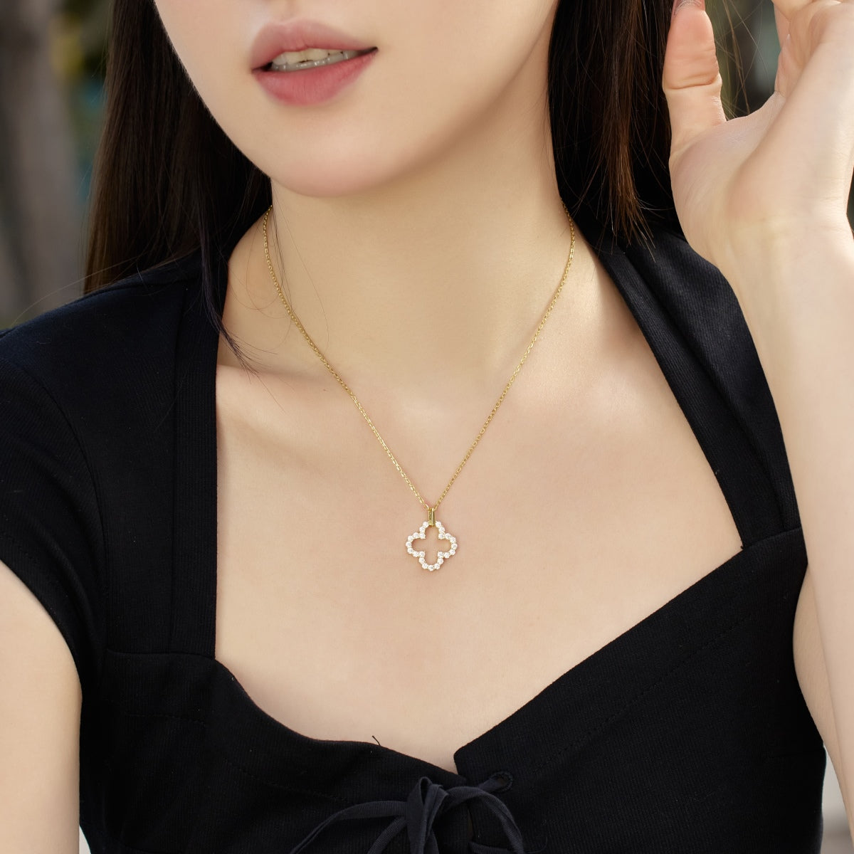 [Olivia JW]Four-Leaf Clover Hollow Design Exquisite Necklace