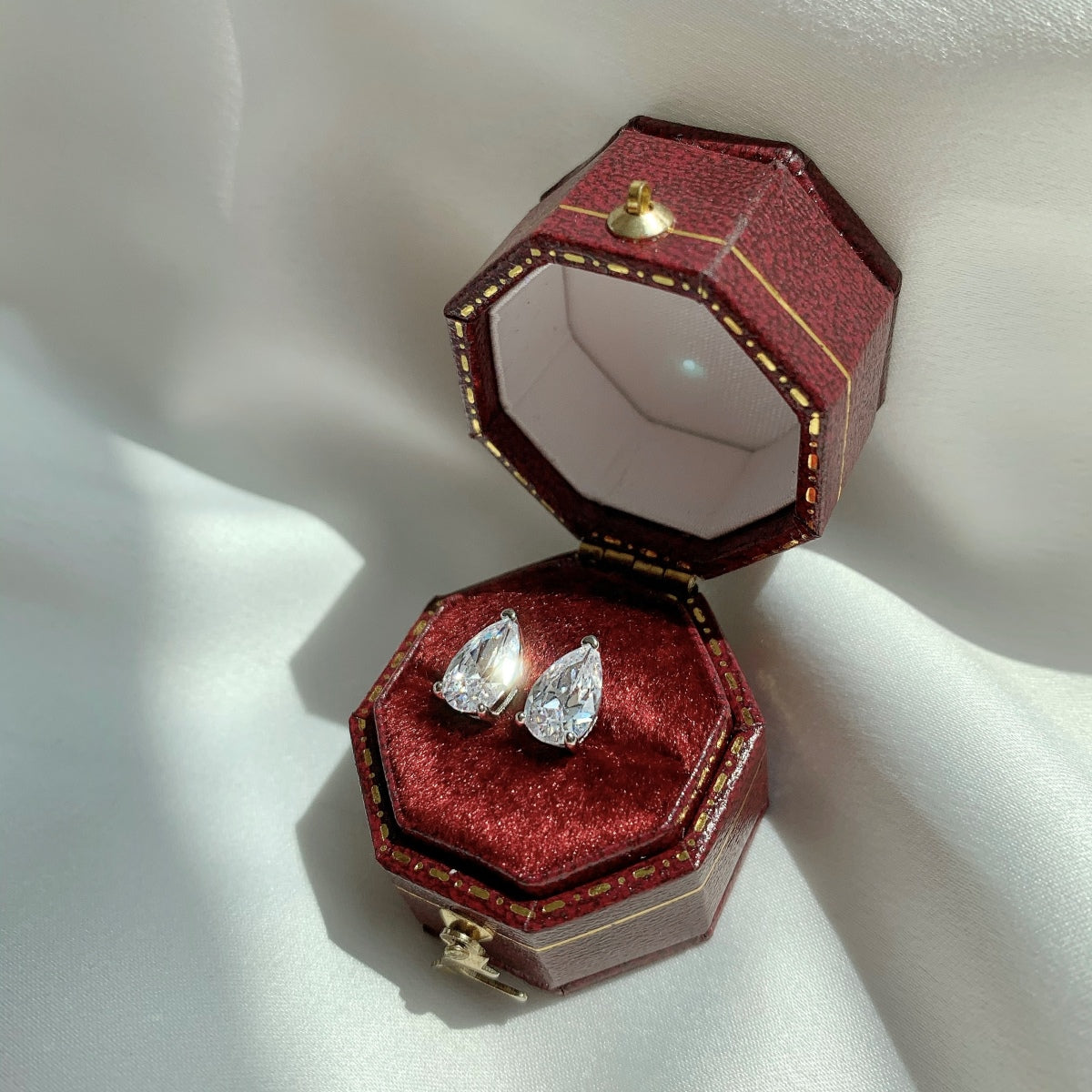 [Olivia JW]Ornate Water Drop Shape Earrings