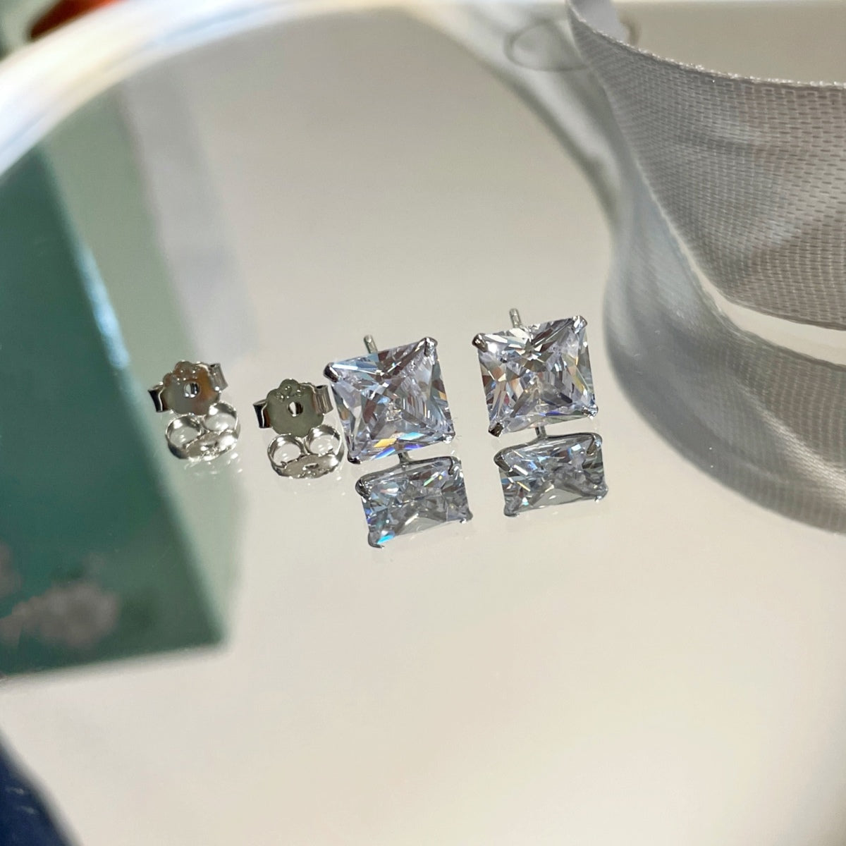 [Olivia JW]Ornate Square Shape Earrings