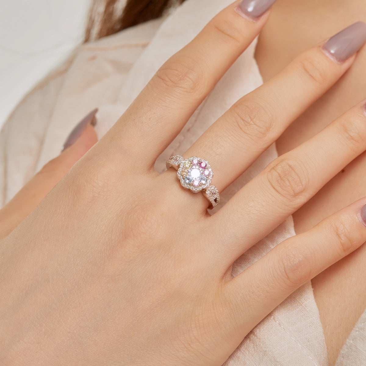[Olivia JW]Delicate Colorful Round Cut Flower Shape Wedding Ring