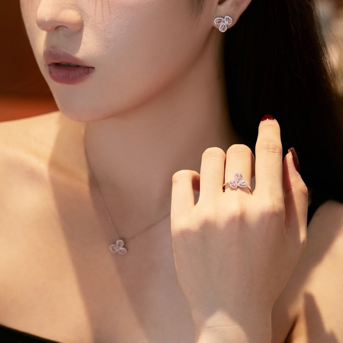 [Olivia JW]Ornate Flower Shape Pear Cut Lover Earrings