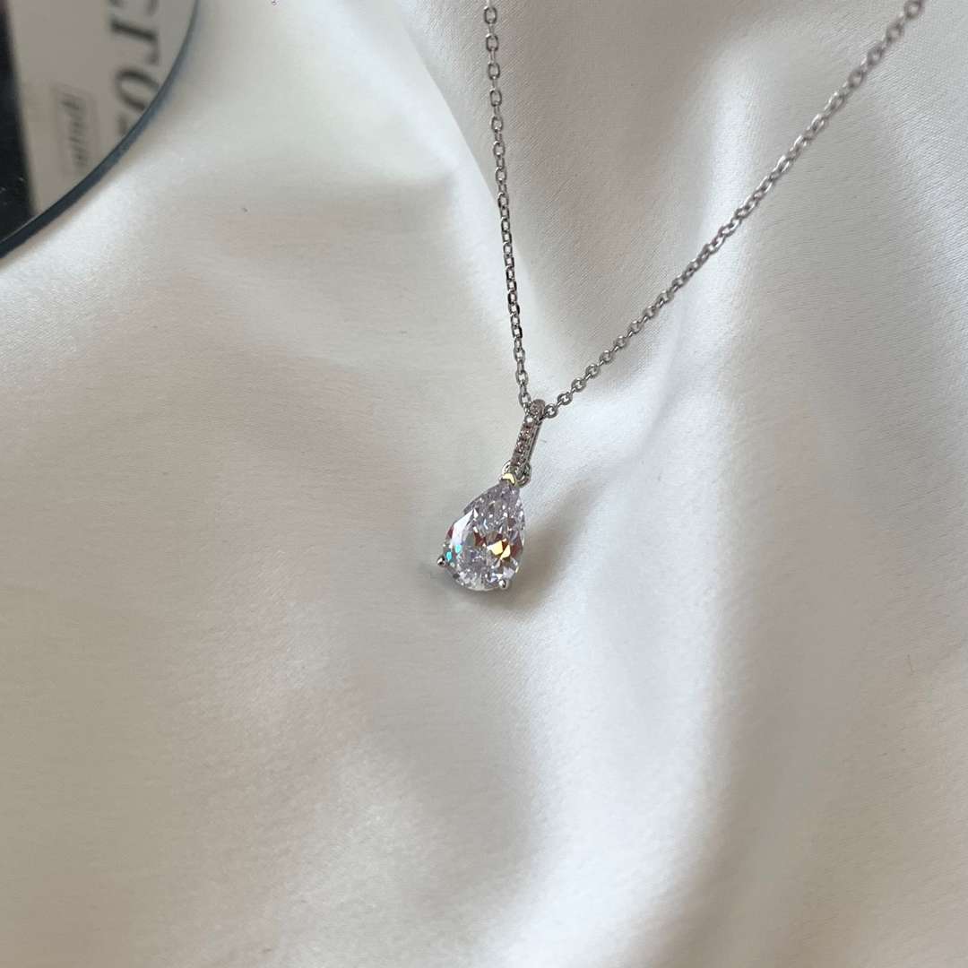 [Olivia JW]Delicate Water Drop Shape Fashion Necklace