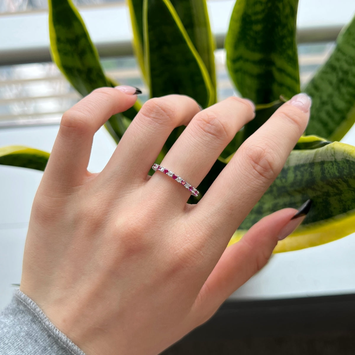 [Olivia JW]Exquisite Colorful Round Cut Tennis Ring