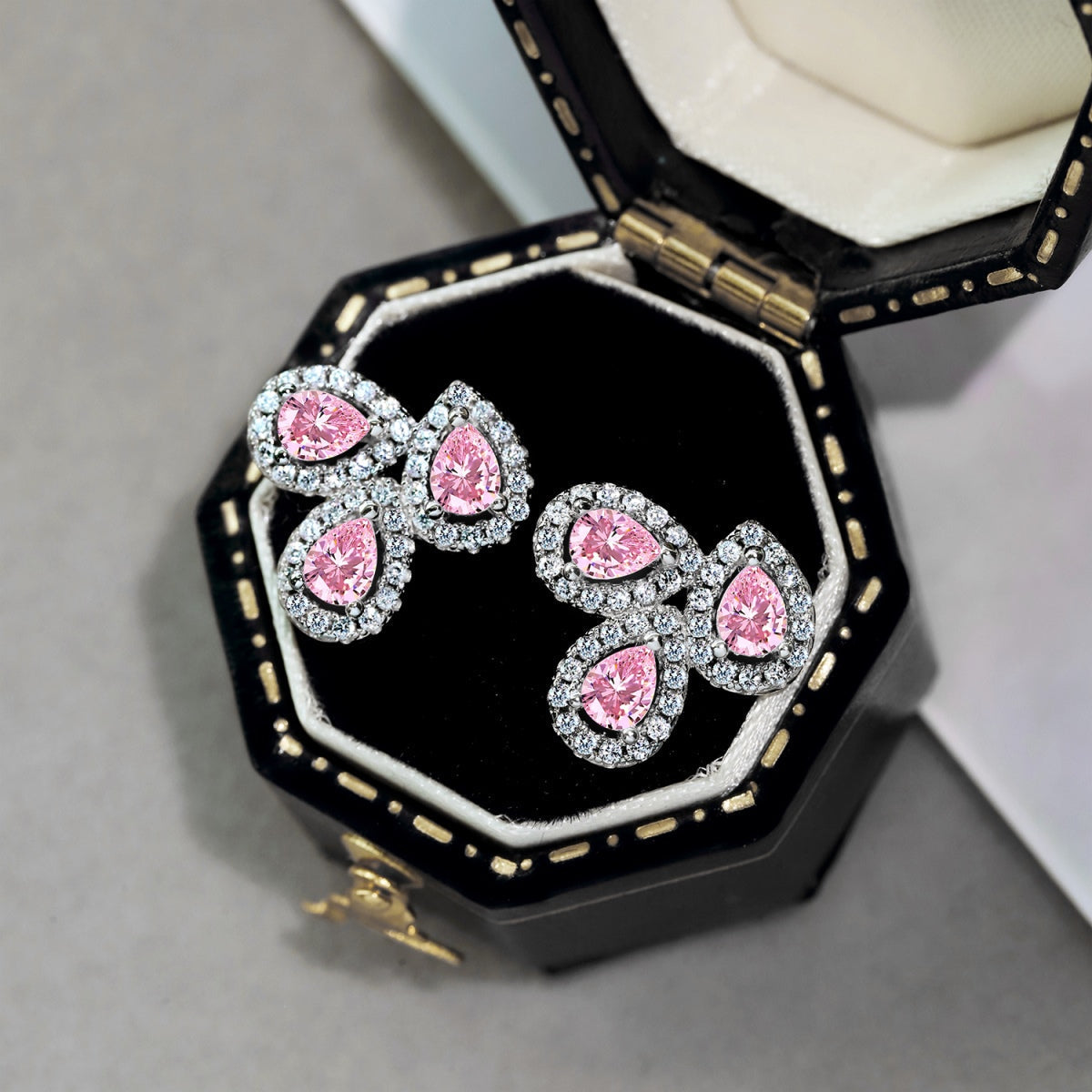 [Olivia JW]Ornate Flower Shape Pear Cut Lover Earrings