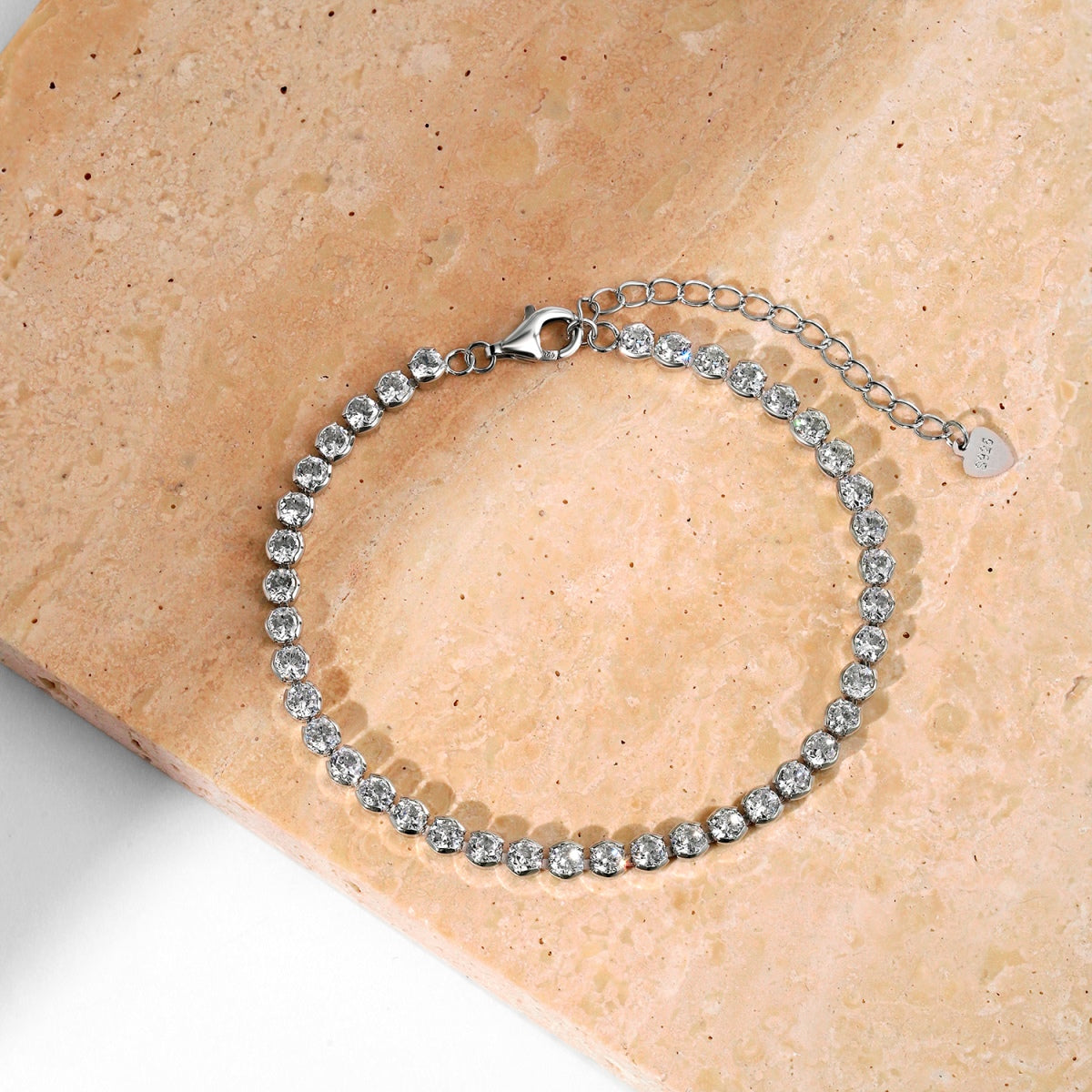 [Olivia JW]Ornate  Sparkling Round Cut Daily Bracelet
