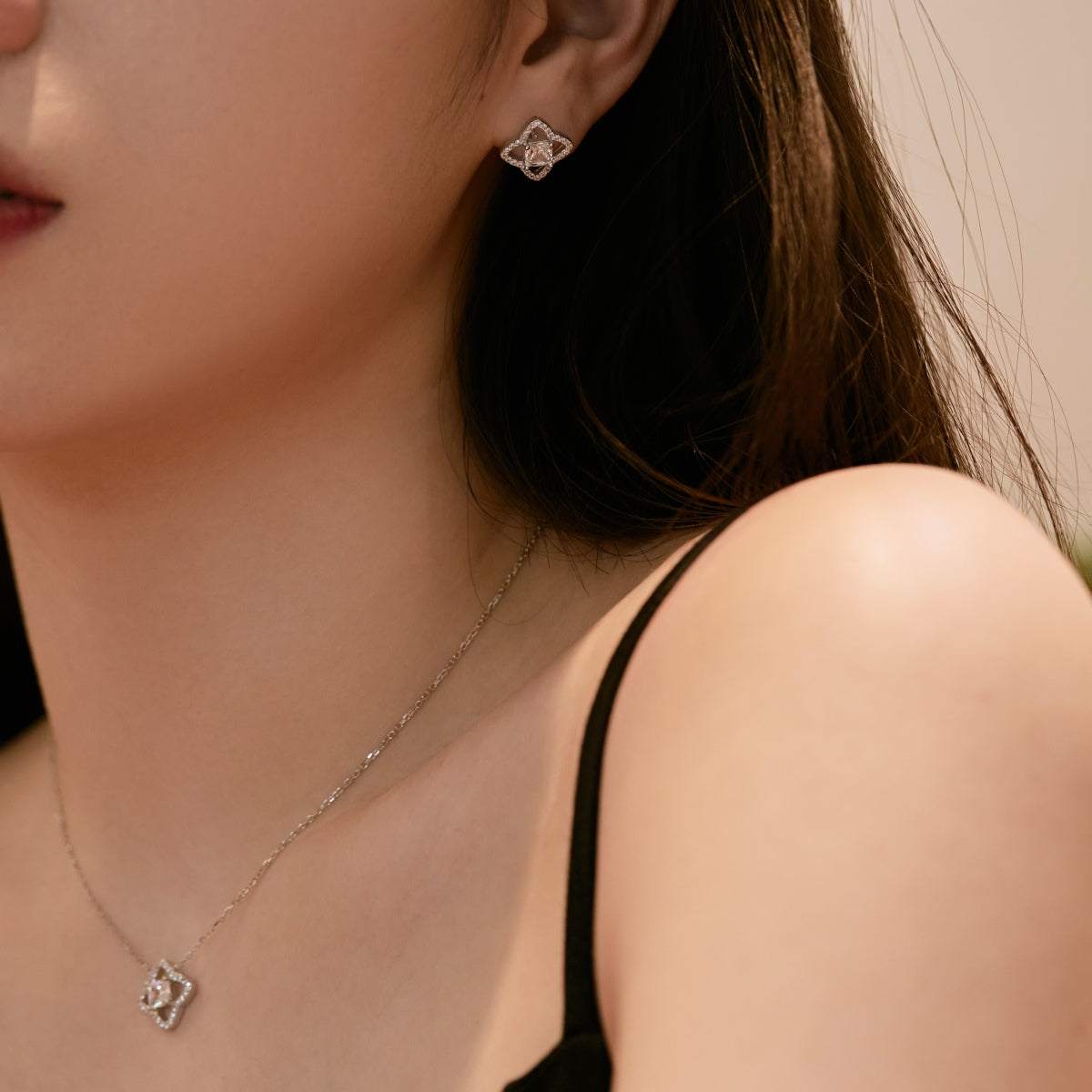 [Olivia JW]Elegant Star Shape Princess Cut Daily Earrings