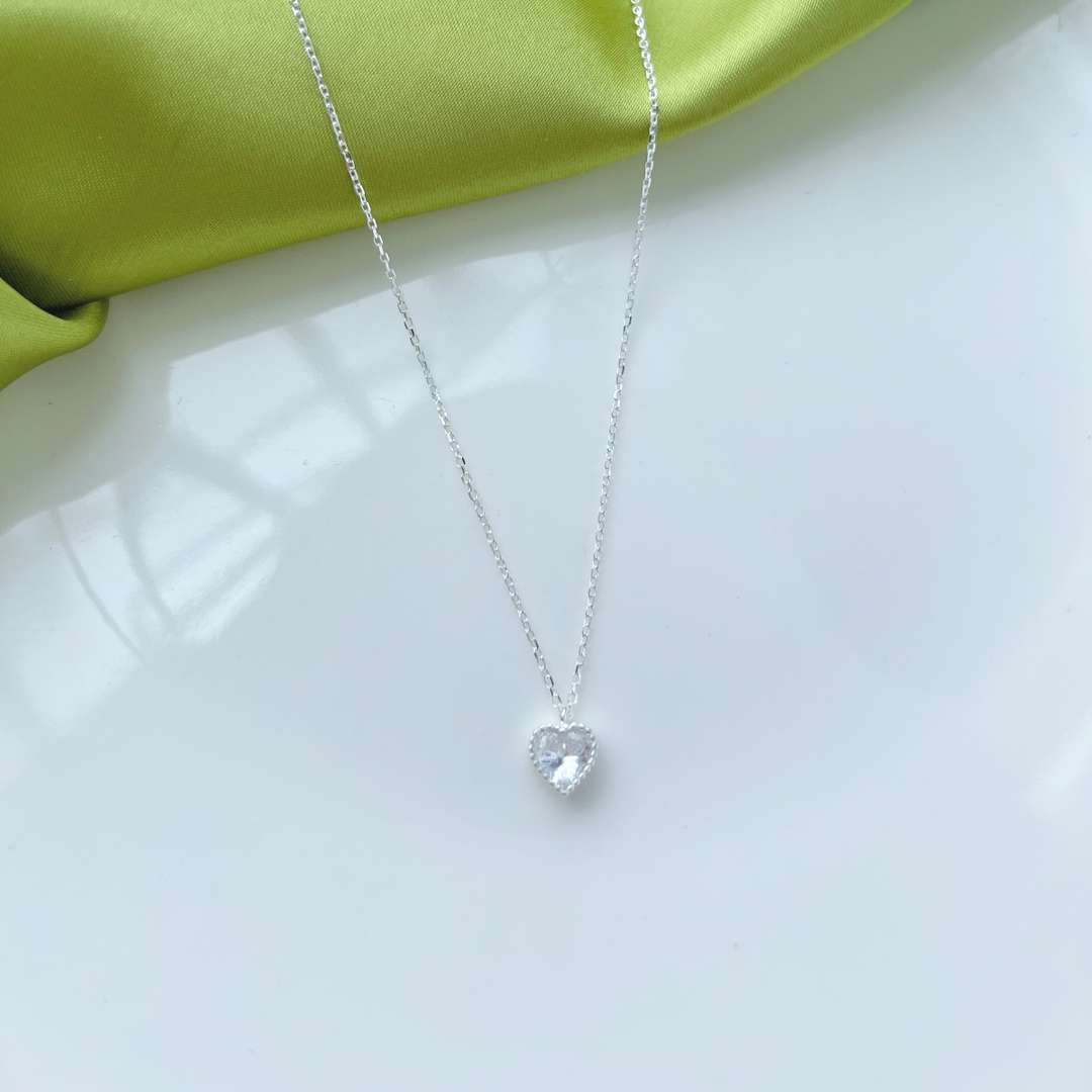 [Olivia JW]Ornate Heart Shape Necklace