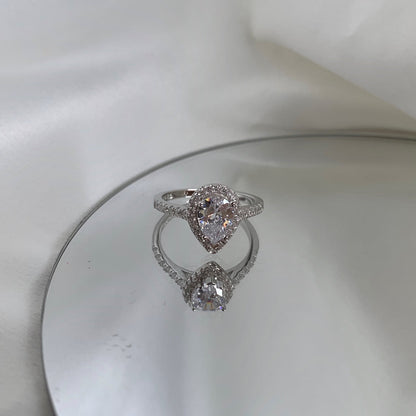 [Olivia JW]1.0 Carat Luxurious Resplendent Water Drop Shape Wedding Ring