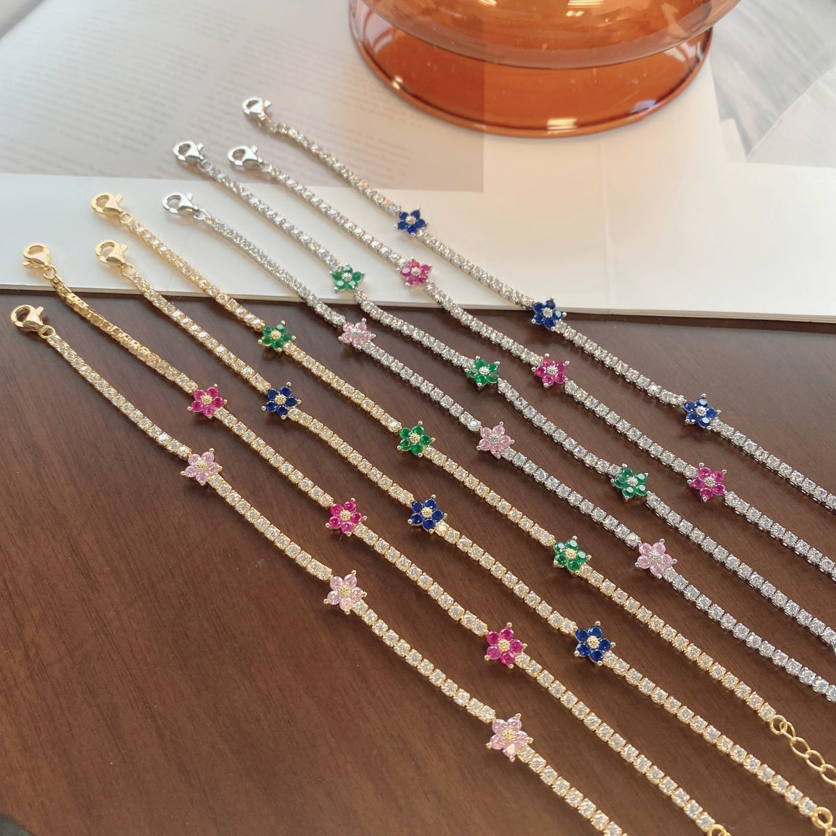 [Olivia JW]Sparkling Flower Shape Tennis Bracelet