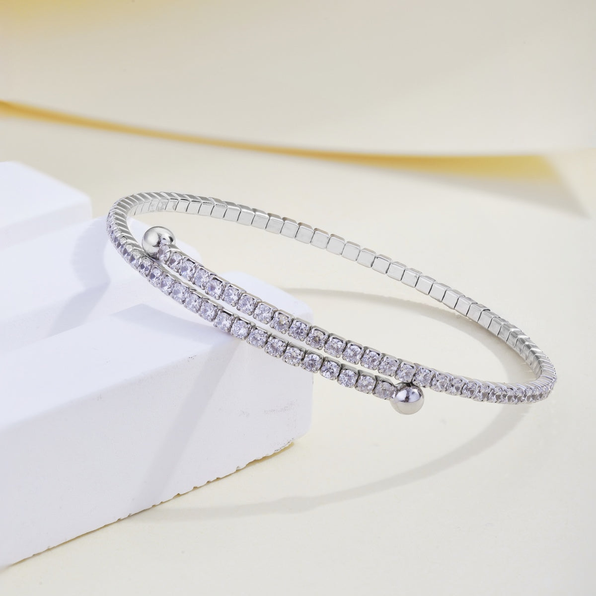 [Olivia JW]Row of Diamonds Round Fashion Bracelet