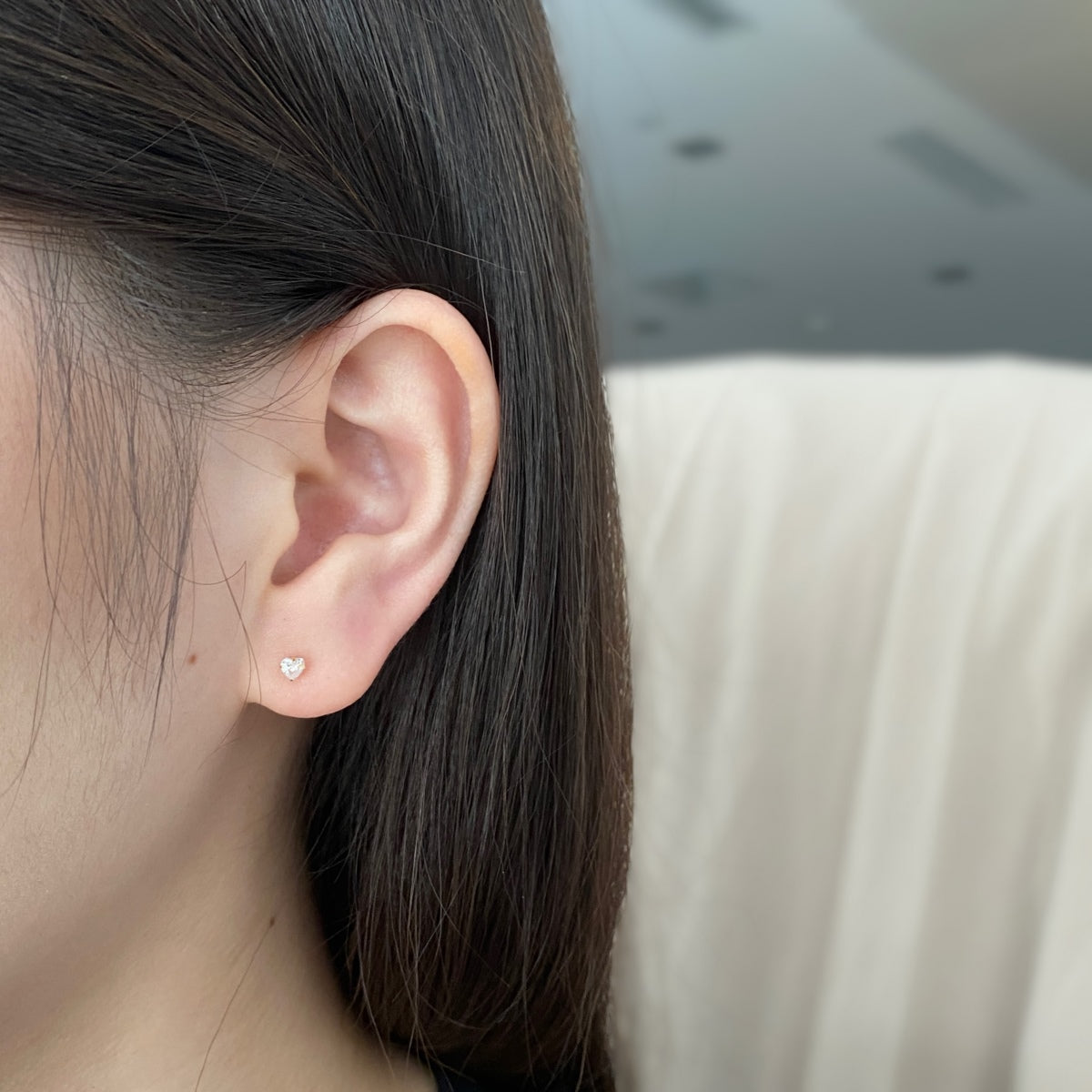 [Olivia JW]Sparkling Heart Shaped Simple Earrings