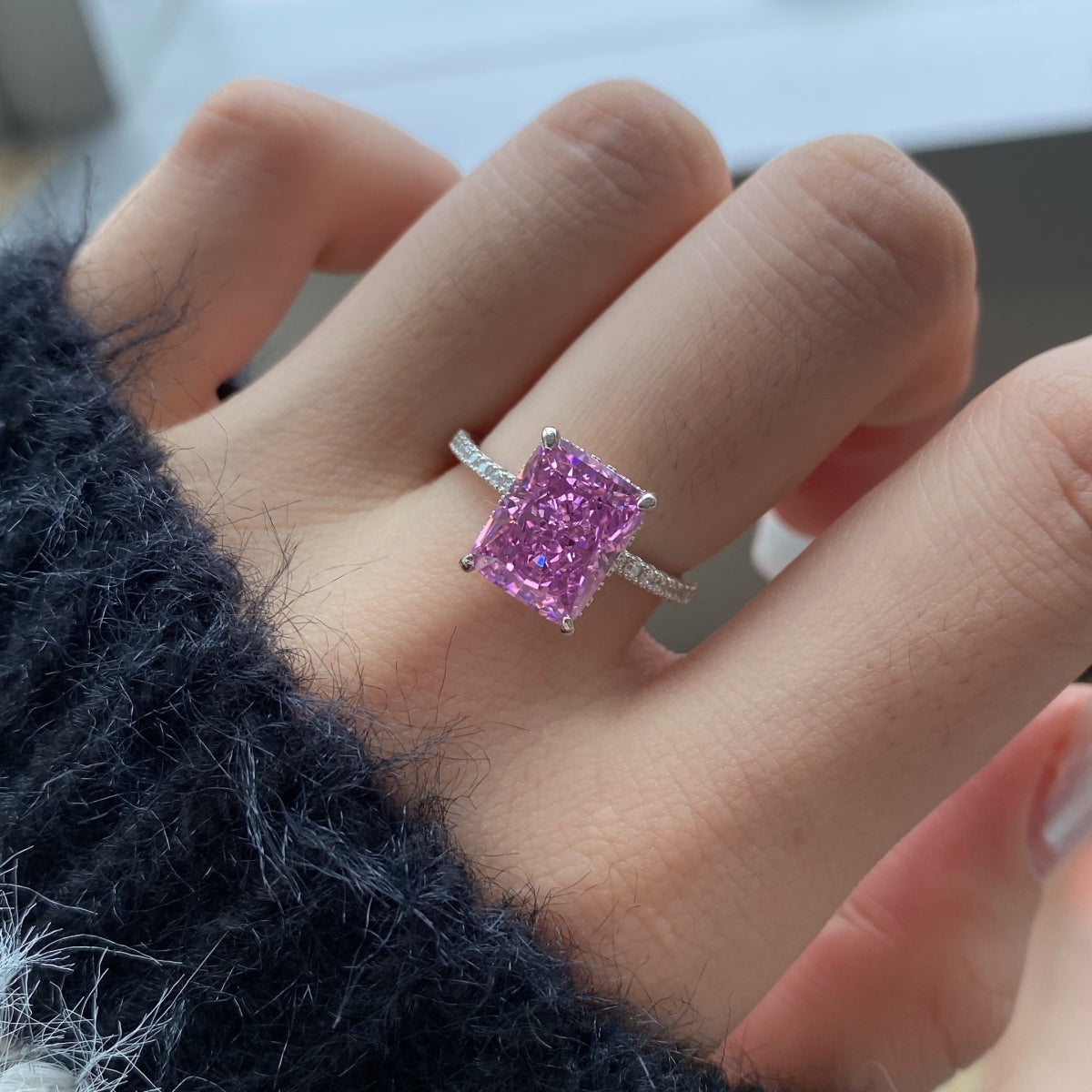 [Olivia JW]4.0 Carat Luxurious Engagement Ring
