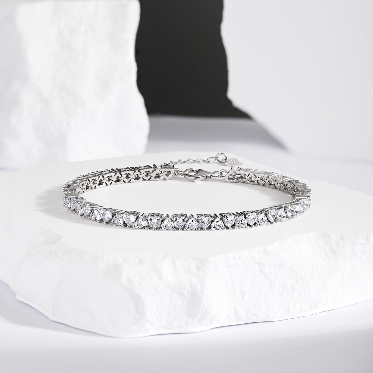 [Olivia JW]Dazzling Romantic Heart Shape Lover Bracelet