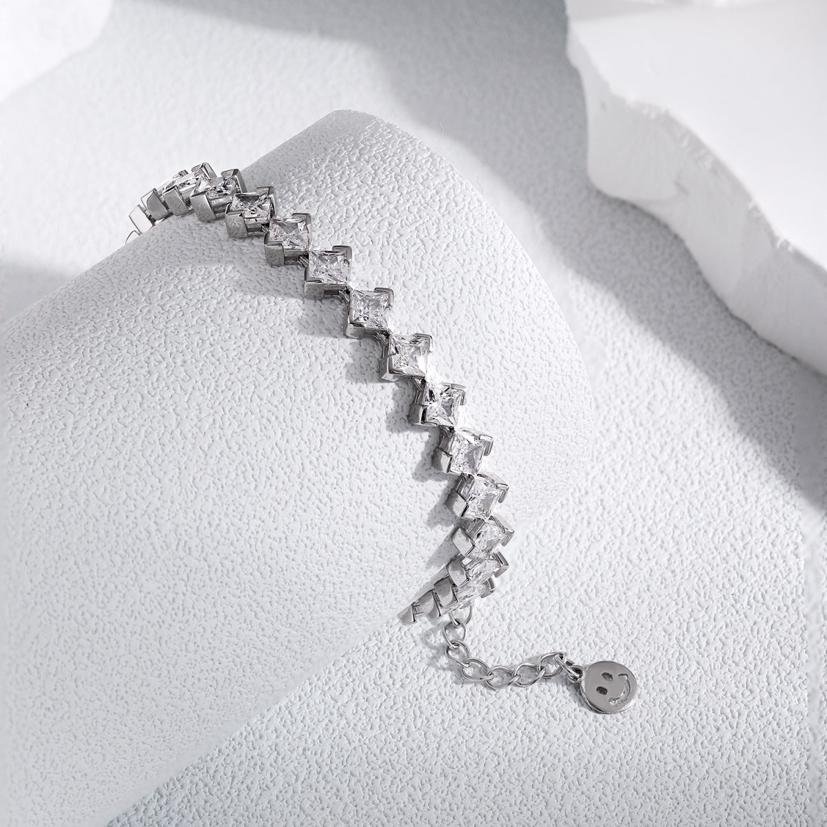 [Olivia JW]0.5 Carat Ornate Princess Cut Daily Bracelet