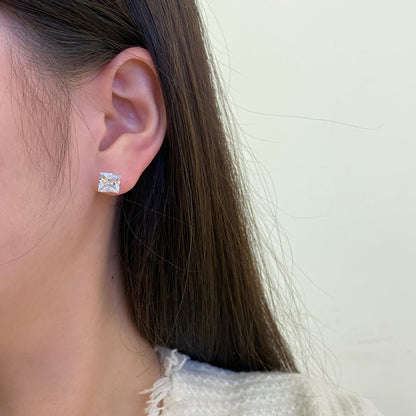 [Olivia JW]Stylish Shiny Square Center Stone Stud Earrings