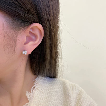 [Olivia JW]Classic Round Center Stone Stud Earrings