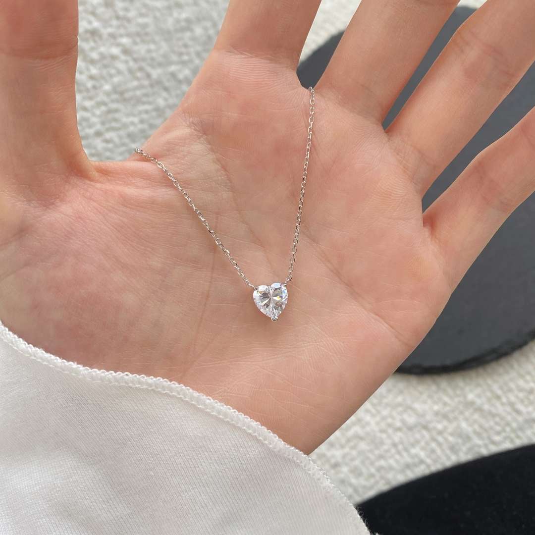[Olivia JW]Heart Shape Main Stone Pendant Collarbone Necklace