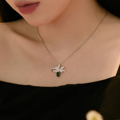 [Olivia JW]Luxurious Flower Shape Emerald Cut Necklace