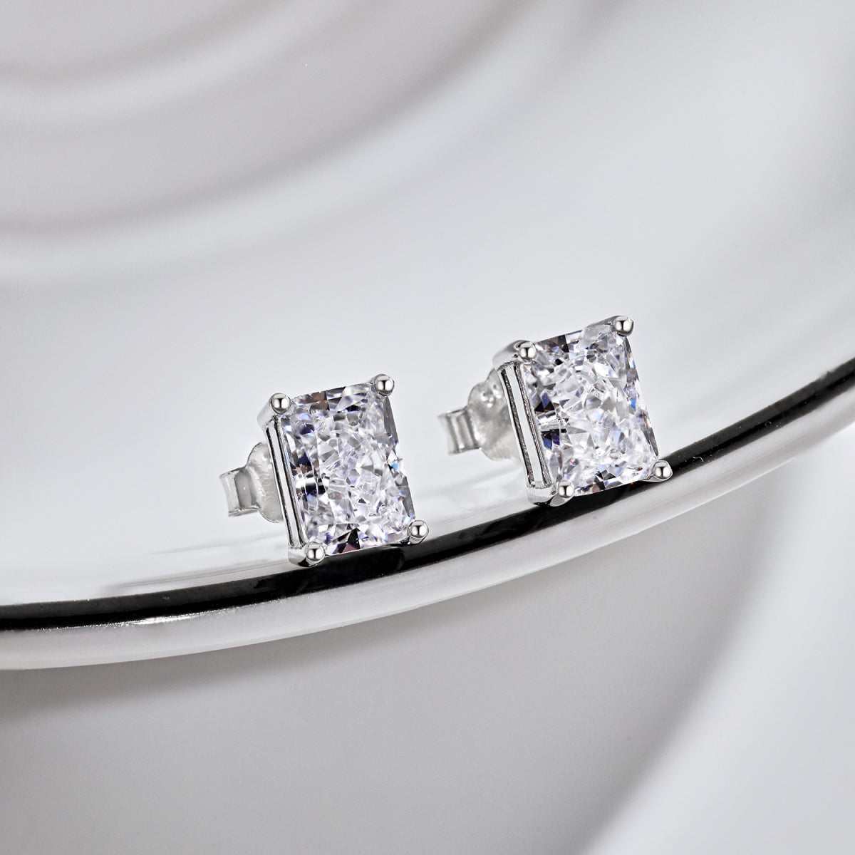 [Olivia JW]Radiant Luxurious Princess Cut Daily Earrings