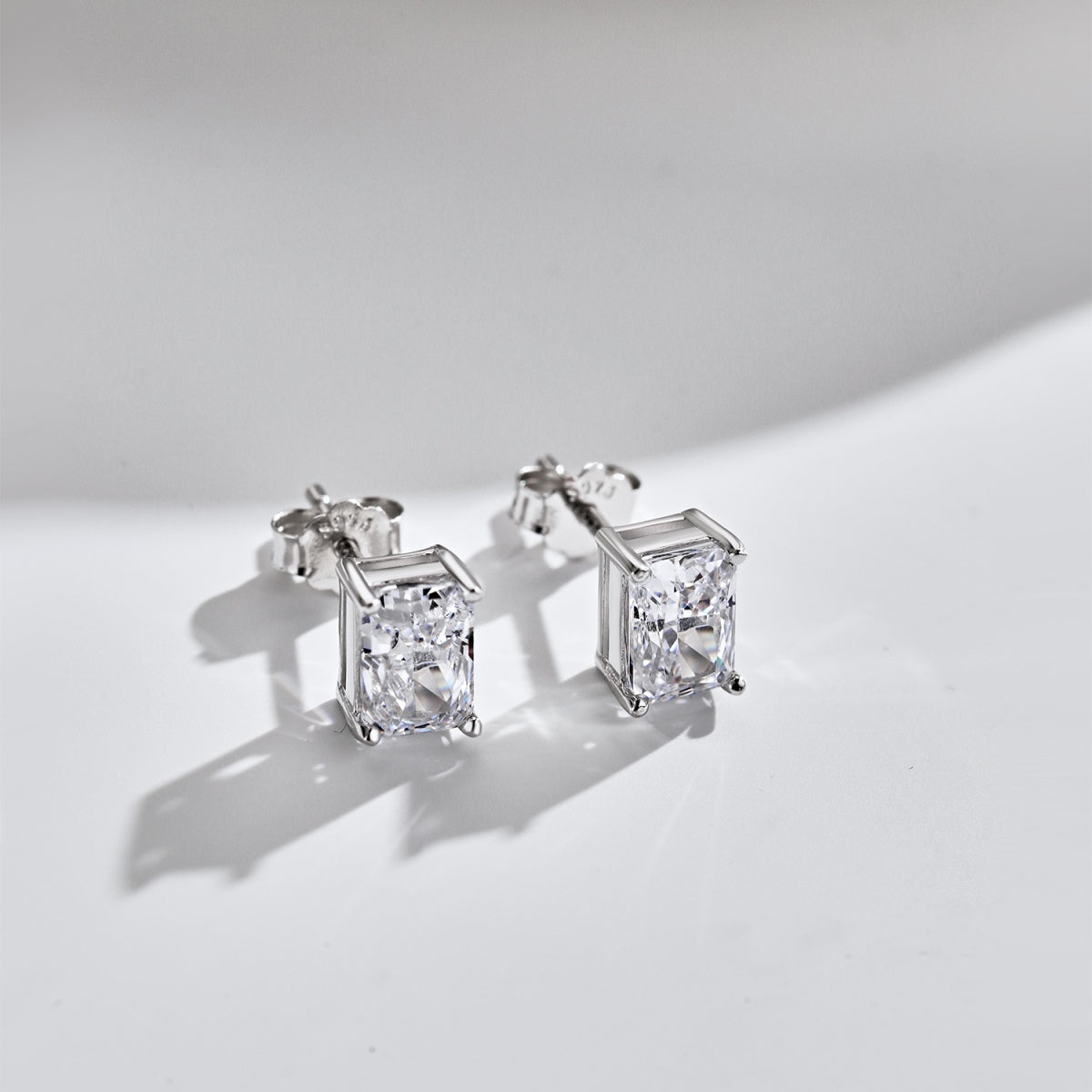 [Olivia JW]Radiant Luxurious Princess Cut Daily Earrings