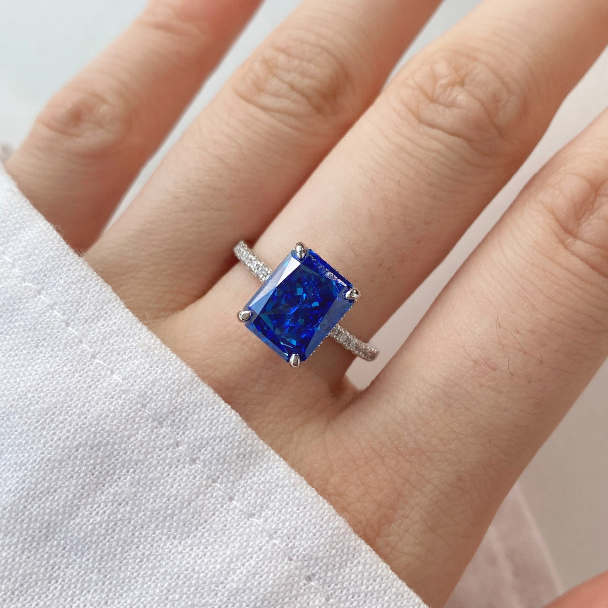 [Olivia JW]4.0 Carat Luxurious Engagement Ring