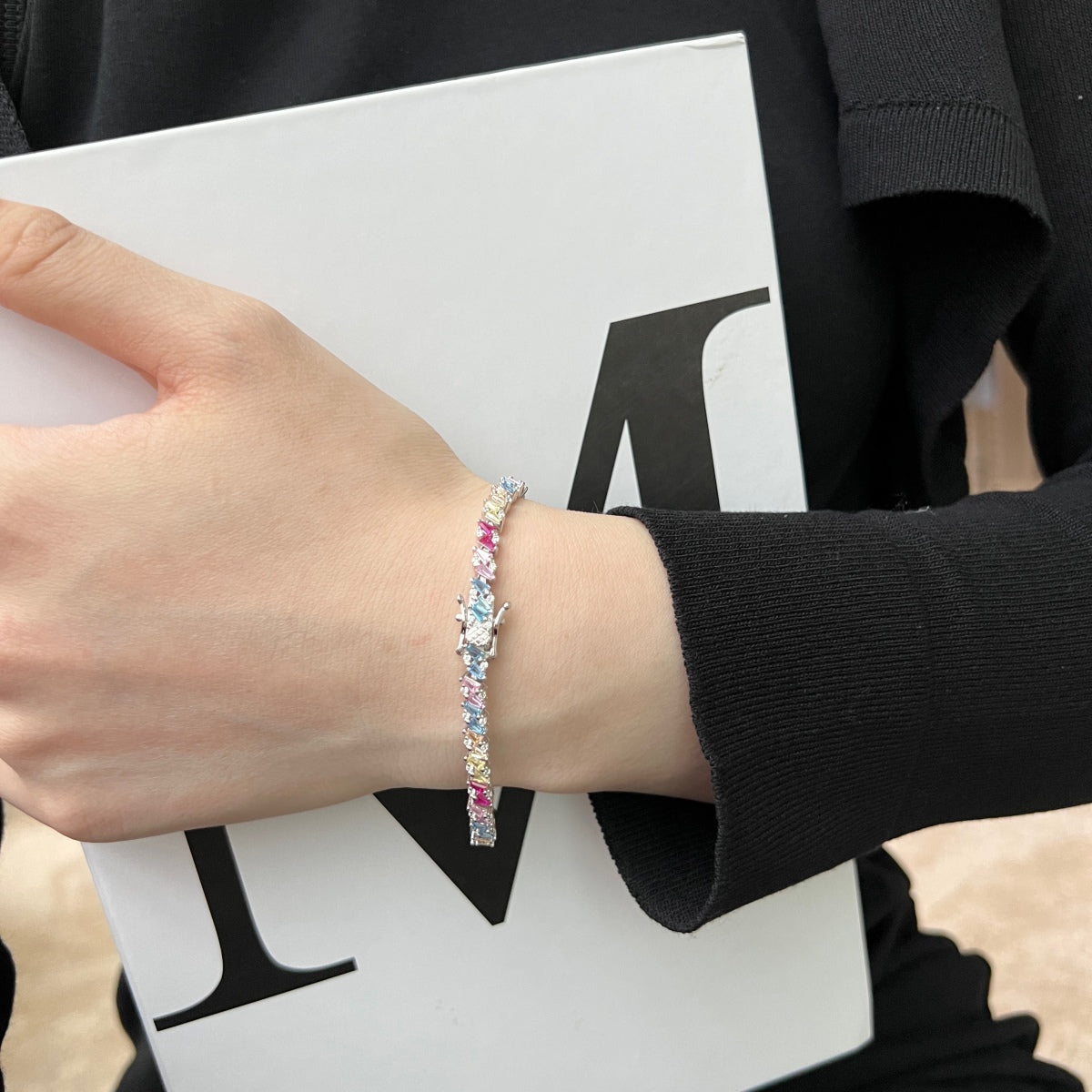 [Olivia JW]Ornate Sparkling Multi Cut Party Bracelet