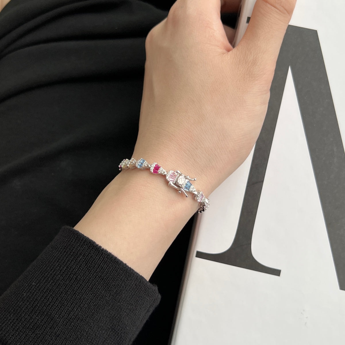 [Olivia JW]Radiant Water Drop Shape Daily Bracelet