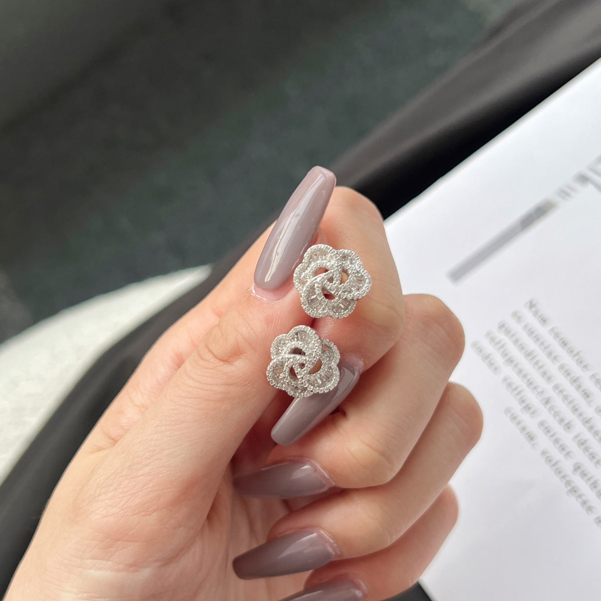 [Olivia JW]Exquisite Flower Shape Daily Earrings