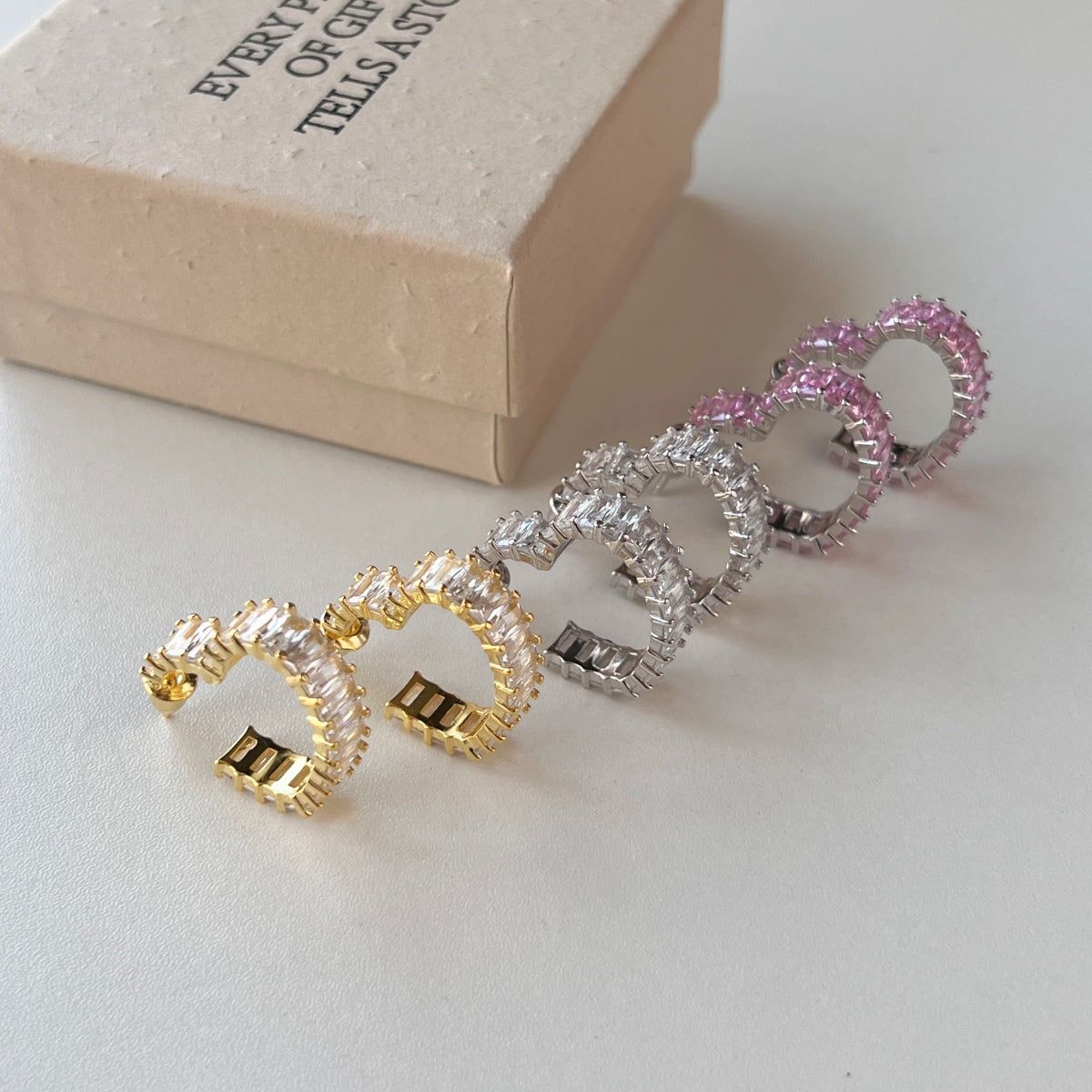 [Olivia JW]Radiant Heart Cutout Earrings