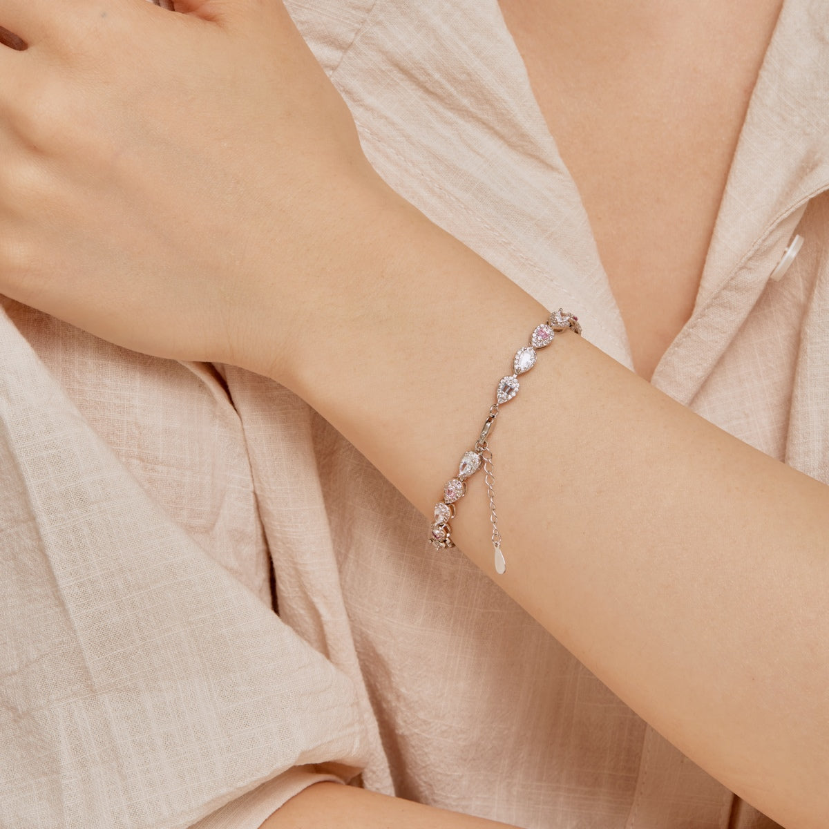 [Olivia JW]0.25 Carat Radiant Water Drop Shape Daily Bracelet
