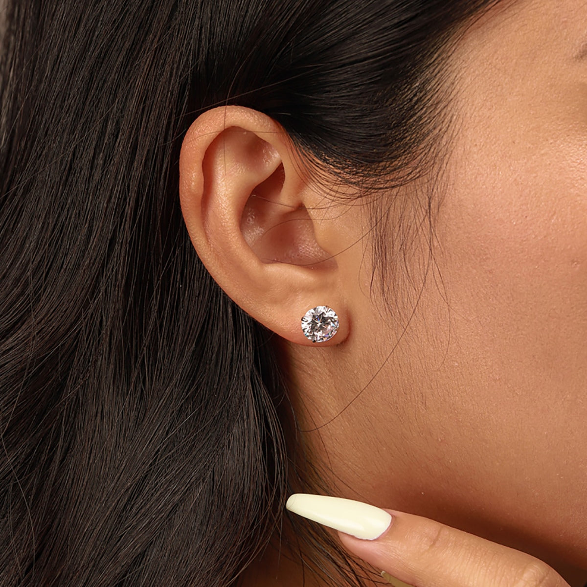[Olivia JW]Stylish Shiny Round Center Stone Stud Earrings