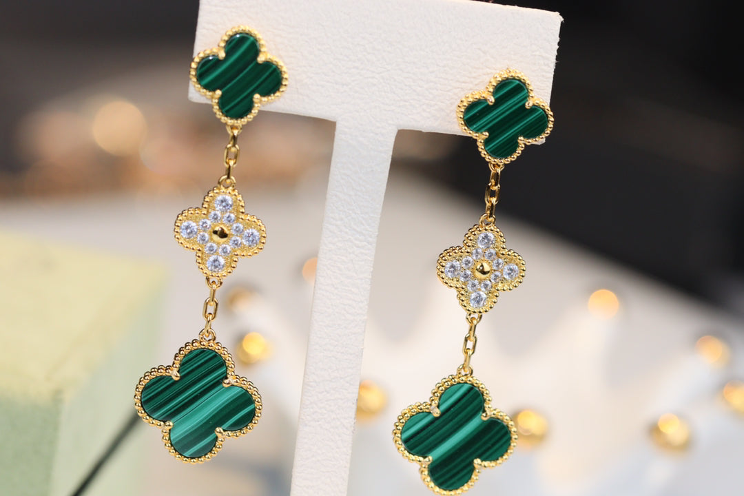[Olivia JW]CLOVER EARRINGS GOLD MALACHITE DIAMOND 3 MOTIF