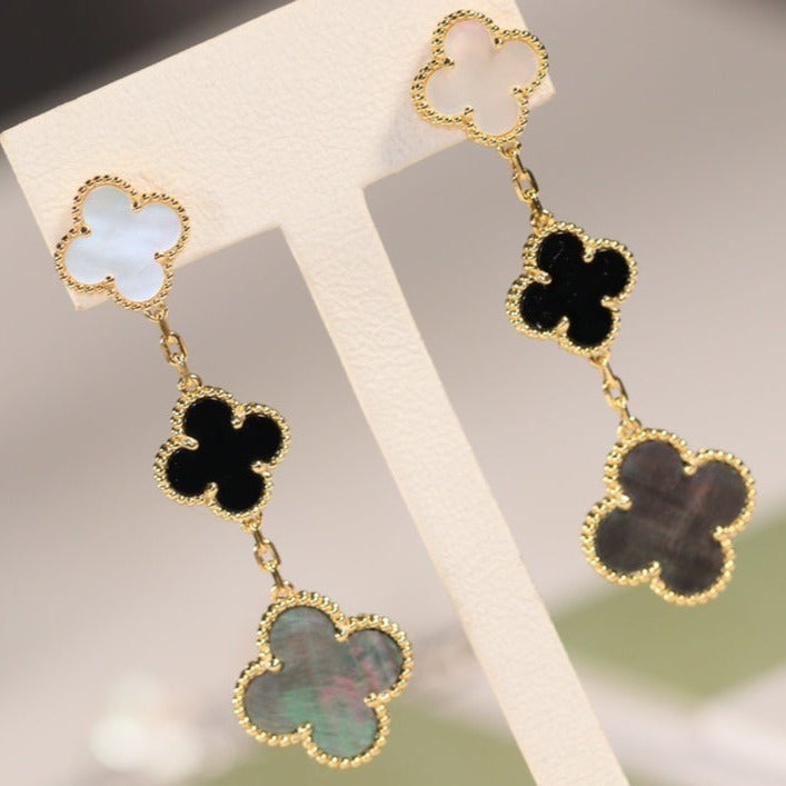 [Olivia JW]CLOVER EARRINGS GOLD ONYX MOP 3 MOTIF