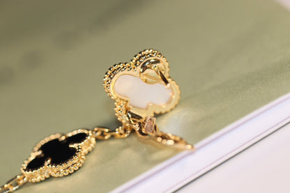 [Olivia JW]CLOVER EARRINGS GOLD ONYX MOP 3 MOTIF