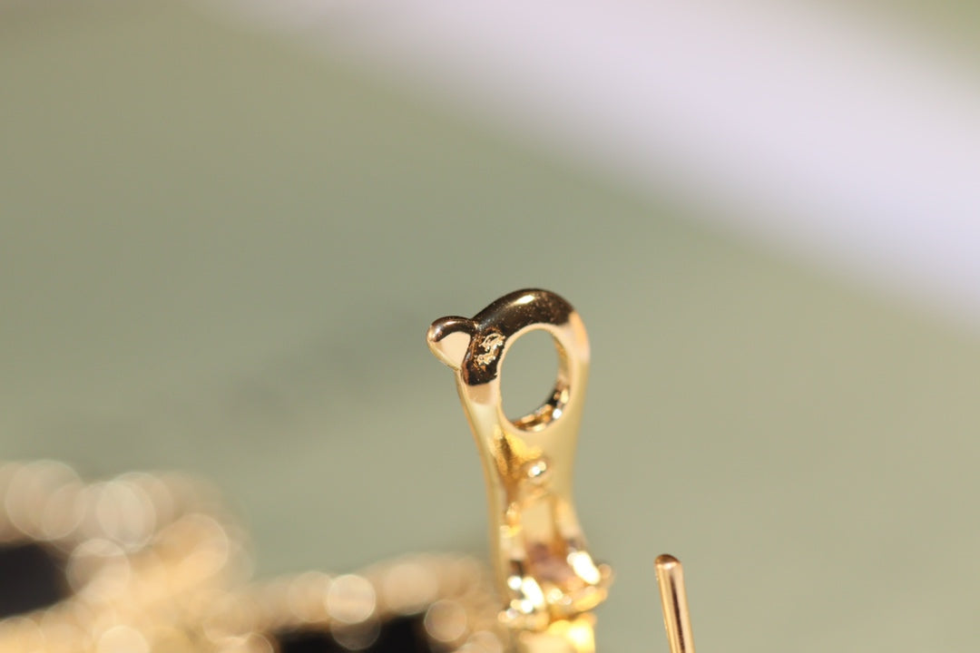 [Olivia JW]CLOVER EARRINGS GOLD ONYX MOP 3 MOTIF