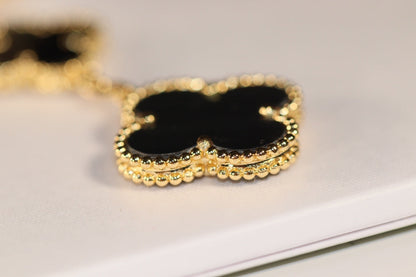 [Olivia JW]CLOVER EARRINGS GOLD ONYX MOP 3 MOTIF