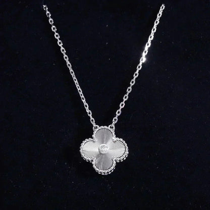 [Olivia JW]CLOVER  15MM DIAMOND LASER NECKLACE SILVER