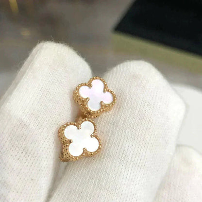 [Olivia JW]CLOVER MINI 9.5MM WHITE MOP EARRINGS