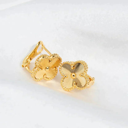 [Olivia JW]CLOVER MEDIUM 1 MOTIFS LASER EARRINGS