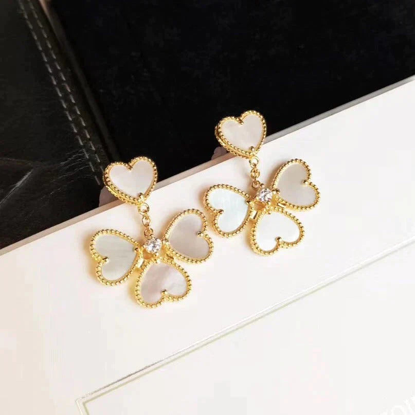 [Olivia JW]CLOVER SWEET WHITE MOP EARRINGS