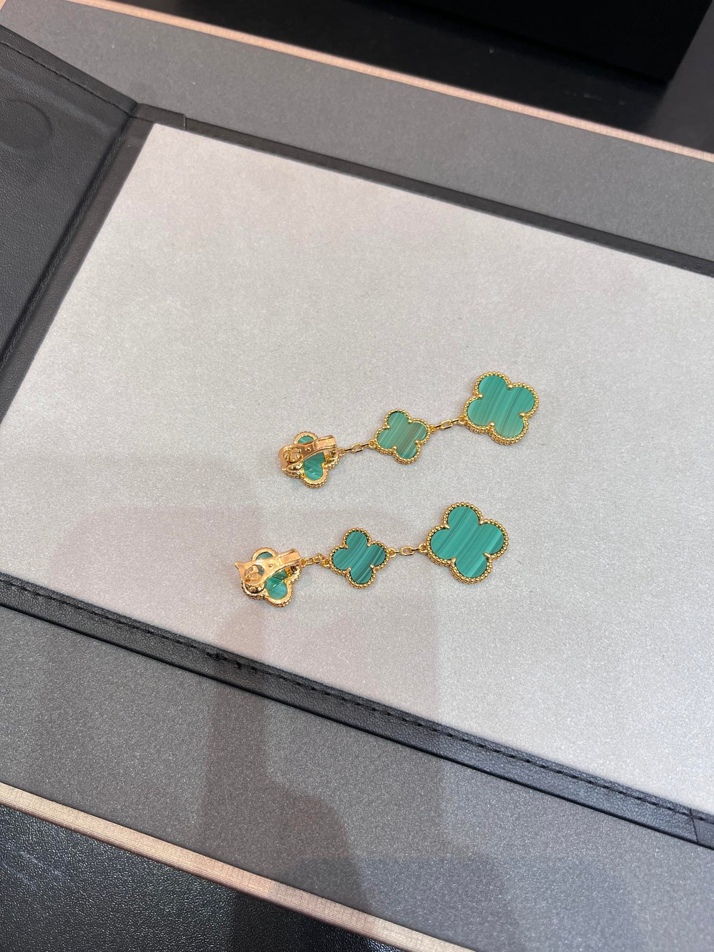 [Olivia JW]CLOVER MALACHITE 3 MOTIFS GOLD