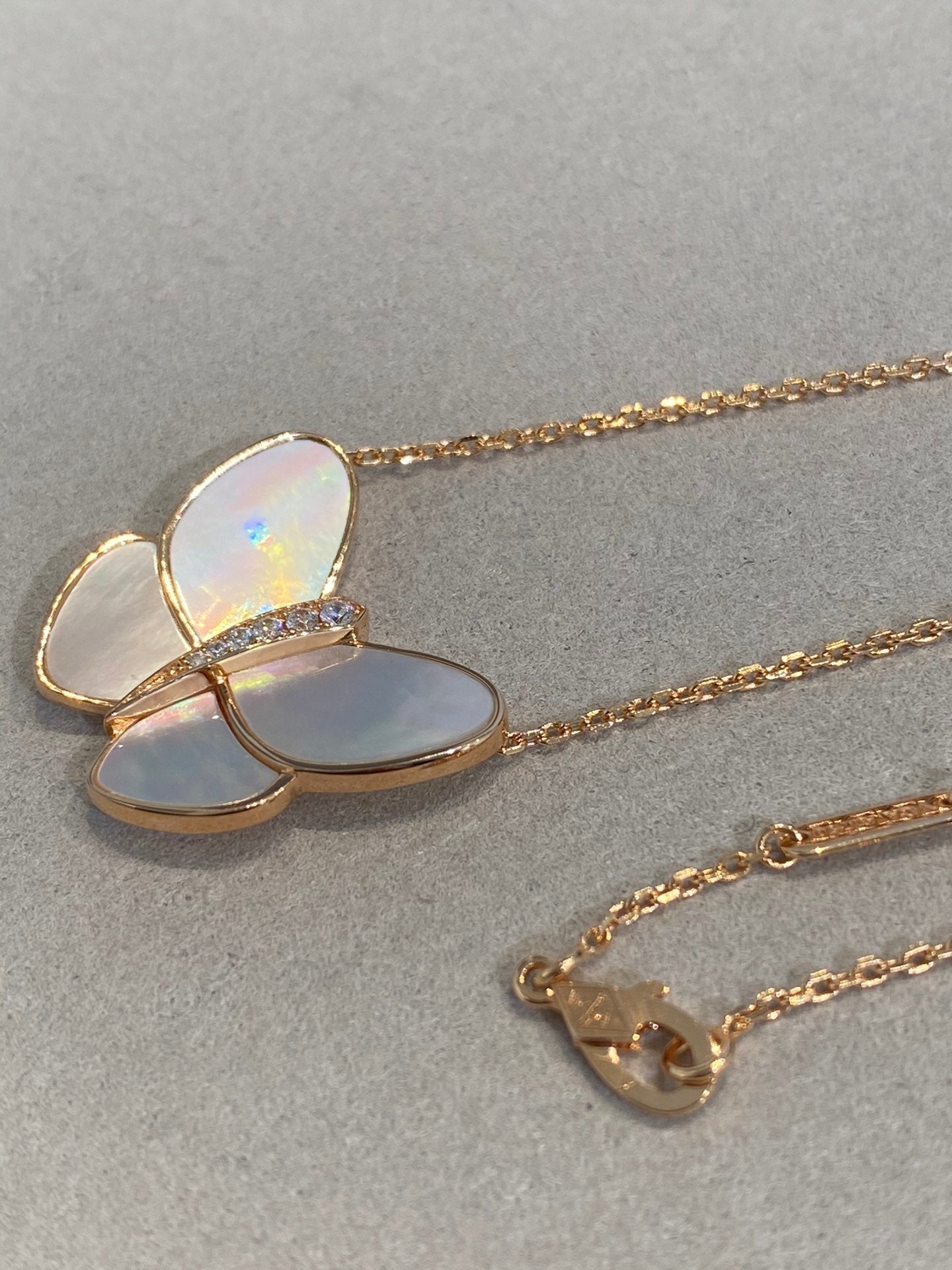 [Olivia JW]BUTTERFLY GOLD MOP DIAMOND NECKLACE
