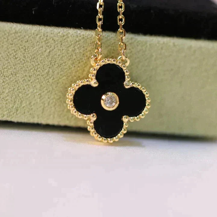 [Olivia JW]CLOVER 15MM DIAMOND ONYX NECKLACE