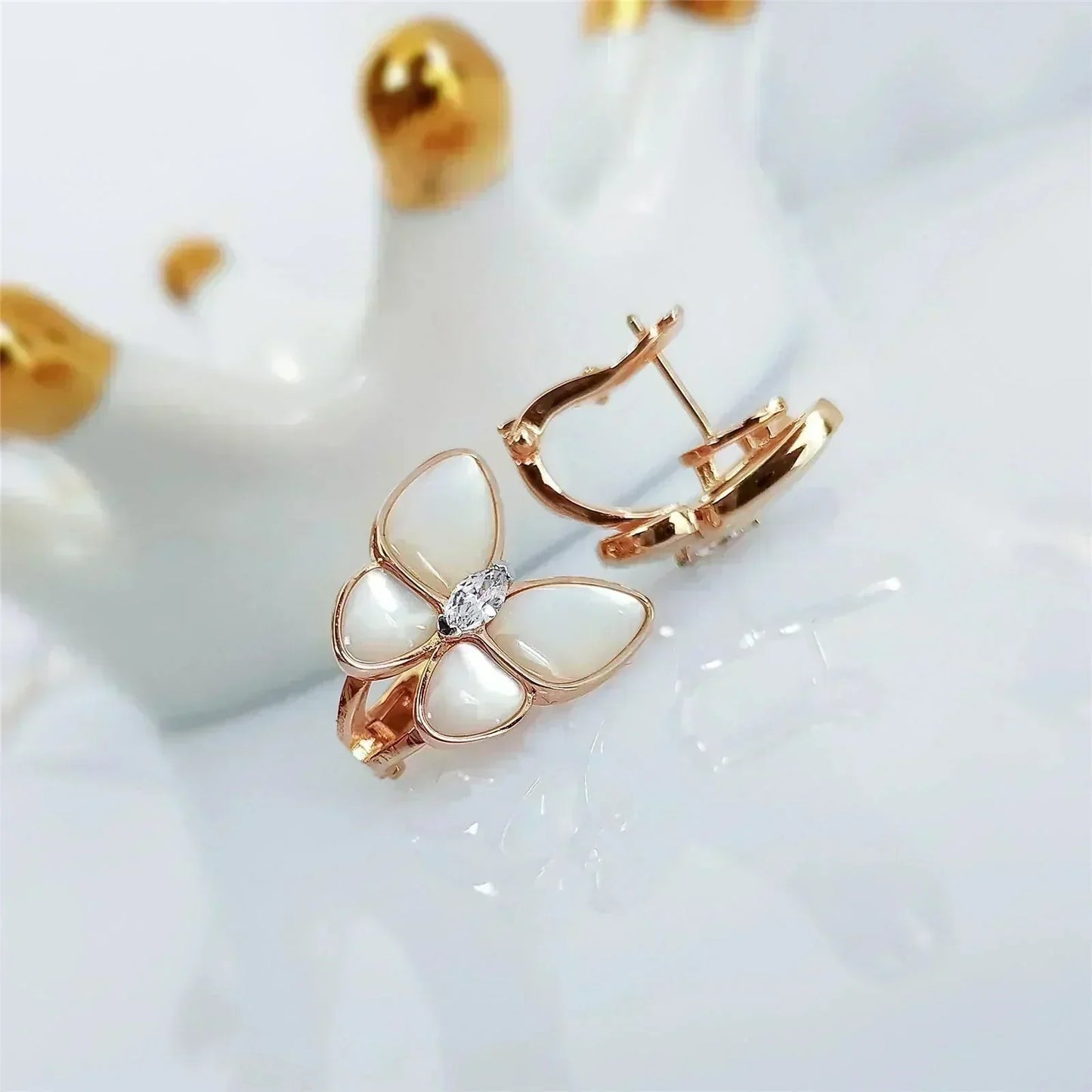 [Olivia JW]BUTTERFLY MOP DIAMOND EARRINGS