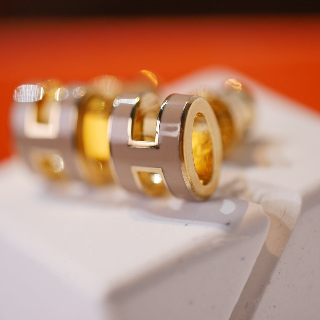 [Olivia JW]MINI POP H GOLD EARRINGS GREY