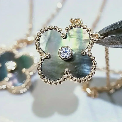 [Olivia JW]CLOVER 15MM DIAMOND AND MOTHER-OF-GREY NECKLACE