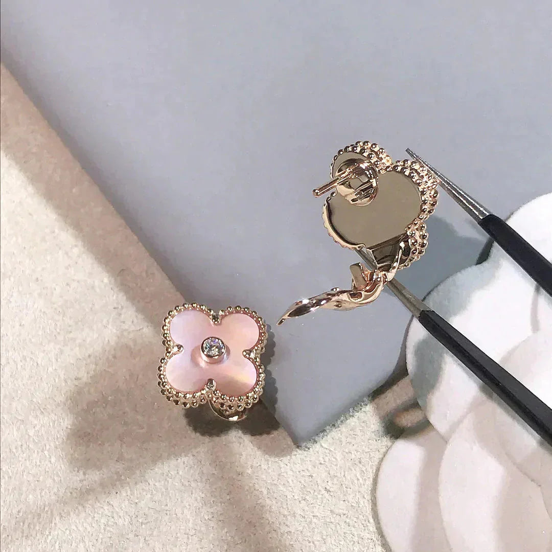 [Olivia JW]CLOVER MEDIUM 1 MOTIFS  PINK MOP DIAMOND EARRINGS